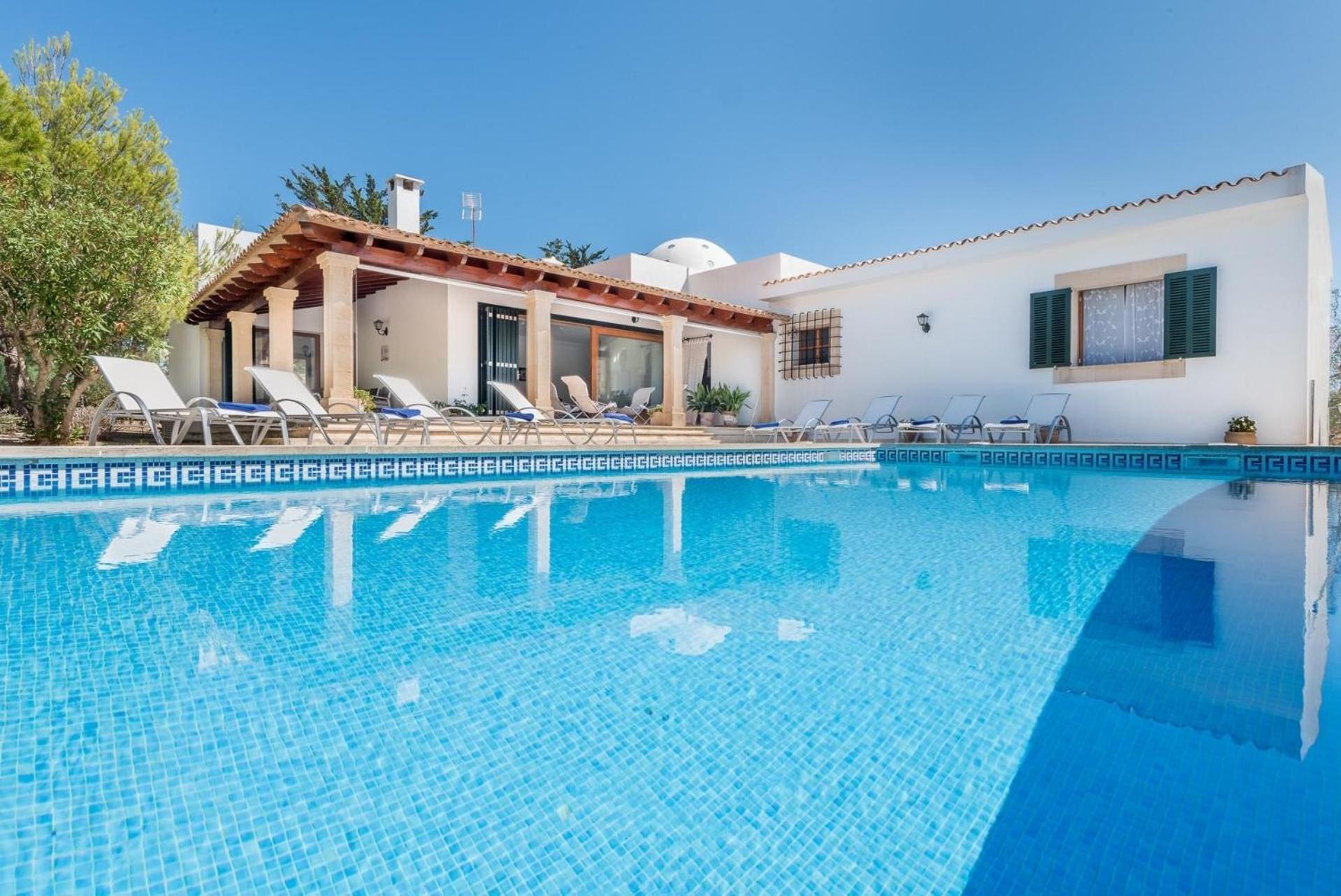 Mit Privatpool Fuer 8 Personen Ca 471 Qm In Portocolom, Mallorca Suedostkueste Von Mallorca Holiday home *
